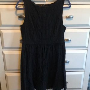Elle black dress